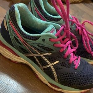 Women’s ASICS running shoes!